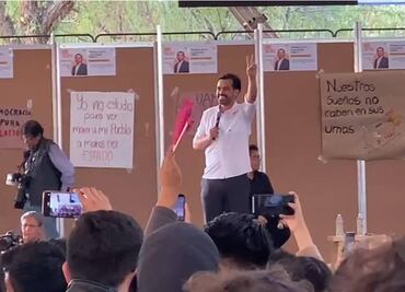 En medio de abucheos, Álvarez Máynez llega a la UAM- Xochimilco; “No me voy a ir”, afirma