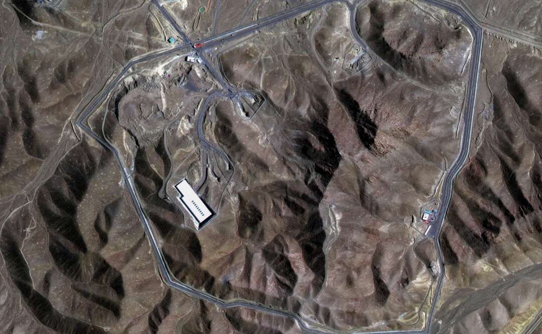 Una imagen satelital proporcionada por Maxar Technologies muestra una vista general de la planta subterránea de enriquecimiento de uranio de Fordo antes de los ataques aéreos estadounidenses en Irán, el 20 de junio de 2025. Crédito: SATELLITE IMAGE 2025 MAXAR TECHNOLOGIES