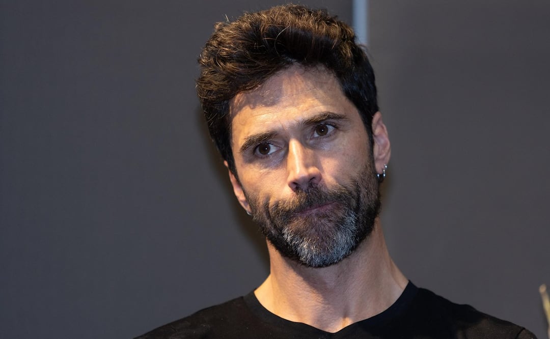 Matías Novoa durante la presentación del elenco de la telenovela "El renacer de Luna", en Televisa.
Foto: Mika Robles/Clasos.com.mx