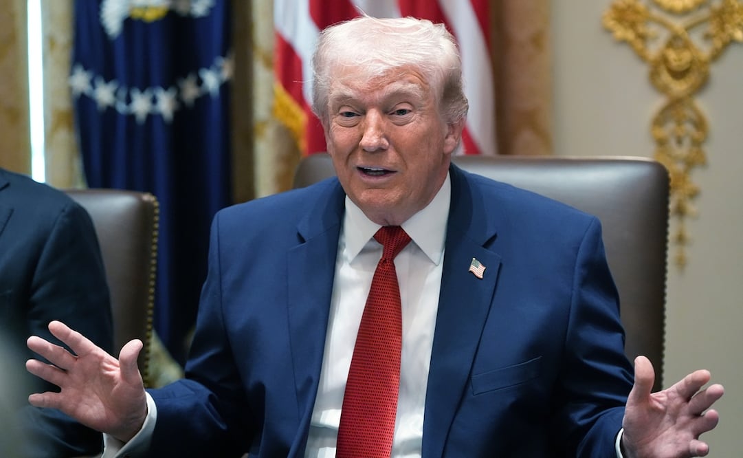 El presidente Donald Trump durante una reunión de gabinete en la Casa Blanca (26/03/2026). Foto: AP.