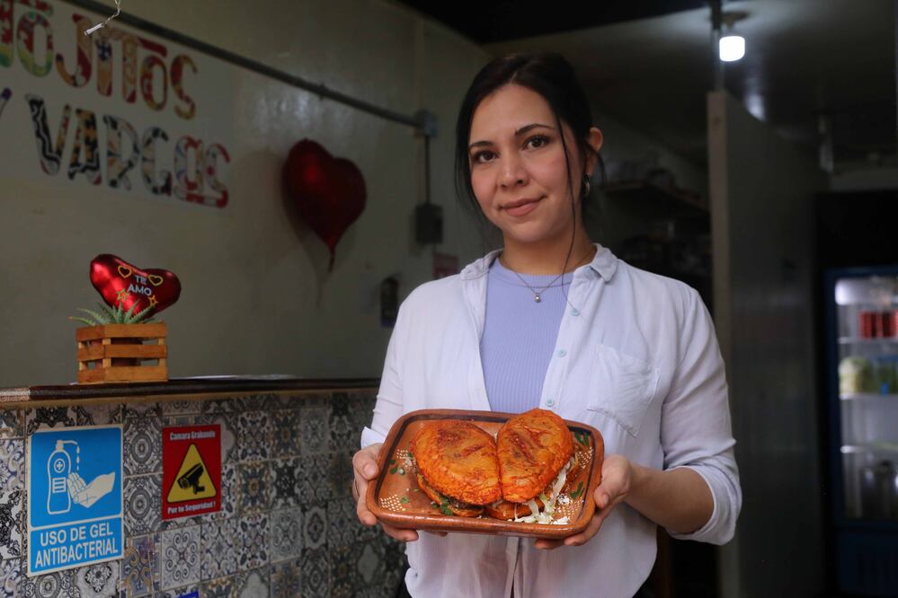 Ana comparte que en Antojitos Muy Vargas ya es tradición hacer honor a las festividades, pues así como el “pamvalentín” también ofertan “pambamuerto” y más platillos alusivos a algunas celebraciones.