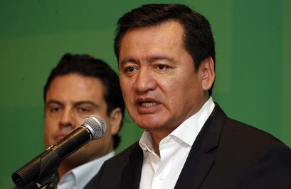 El Ejecutivo no trabaja para las encuestas: Osorio