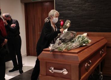 "Era el poeta vivo en México más grande que teníamos hasta hoy"; amigos y familiares despiden a David Huerta