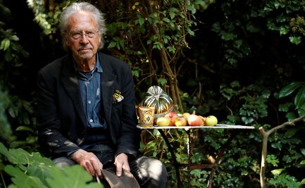 Por qué Peter Handke cimbra El comité Nobel de Literatura