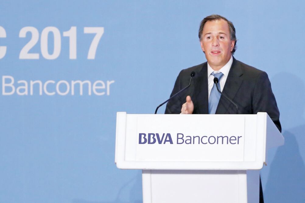 El secretario de Hacienda, José Antonio Meade, aseguró que pese a la caída en ingresos petroleros, la economía mexicana ha mostrado un buen desempeño. (AGUSTÍN SALINAS. EL UNIVERSAL)