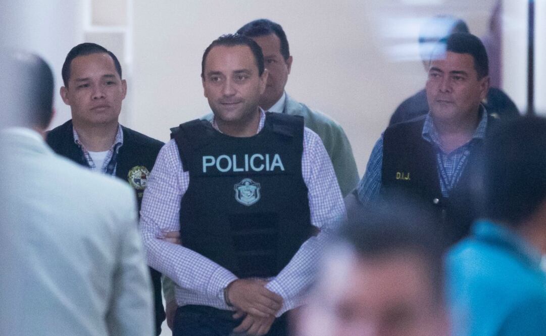 Roberto Borge  es trasladado a la sala de juicio en Panamá. Foto: Germán Espinosa enviado especial