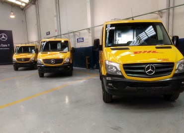 Mercedes-Benz Vanes realiza entrega de unidades a DHL