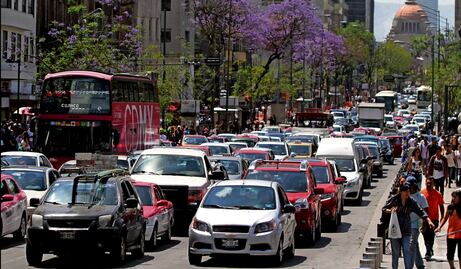 Estos autos no circulan este 15 de abril ¡Qué no se te olvide!
