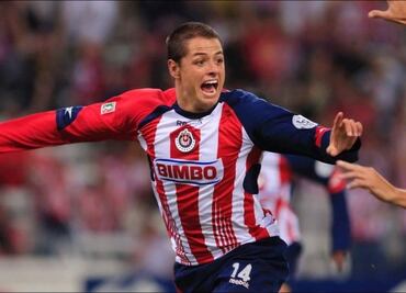 Chicharito Hernández acepta reducir su salario para poder regresar a Chivas