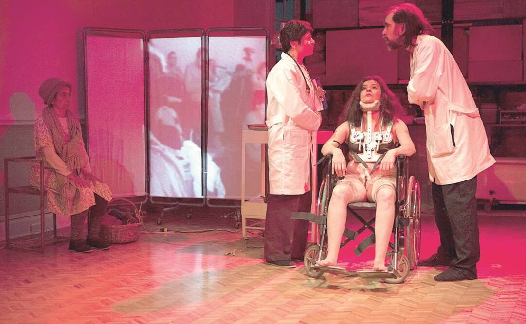 El director de teatro, que forma parte del colectivo TeatroSinParedes, sostiene que el mundo moderno ha construido falsas libertades. FOTO: Cortesía del Colectivo TeatroSinParedes.