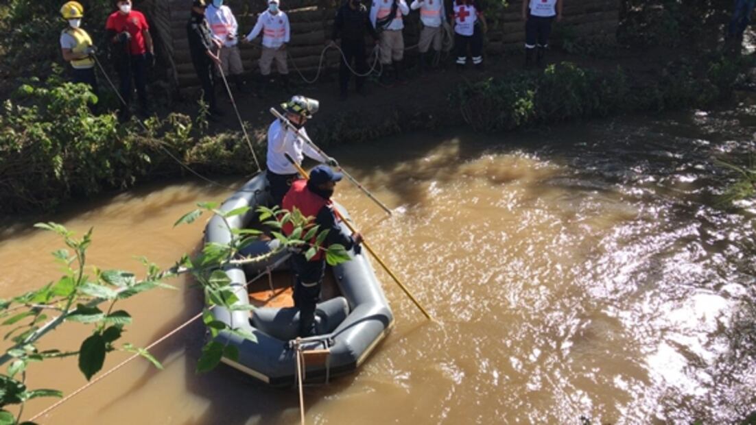 Buscan a niña que cayó en las aguas del río Amarillo, Chiapas