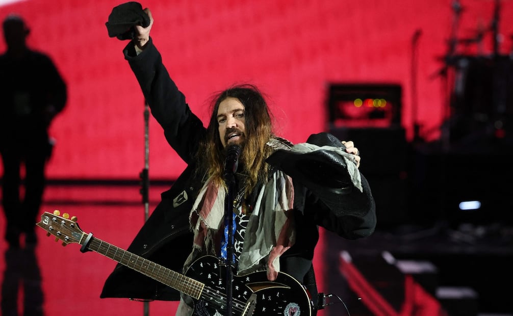Billy Ray Cyrus tuvo problemas de voz y técnicos el pasado lunes en una de las galas posteriores a la investidura del presidente de Estados Unidos, Donald Trump. Foto: AFP.