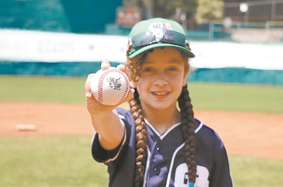 Romina, lista para jugar beisbol profesional
