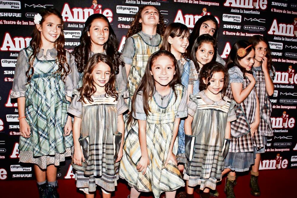 Dejan huerfanita a Anita