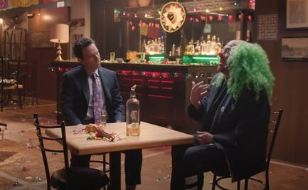 "No le sale ni una rifa"; se juntan Brozo y Loret en una cantina