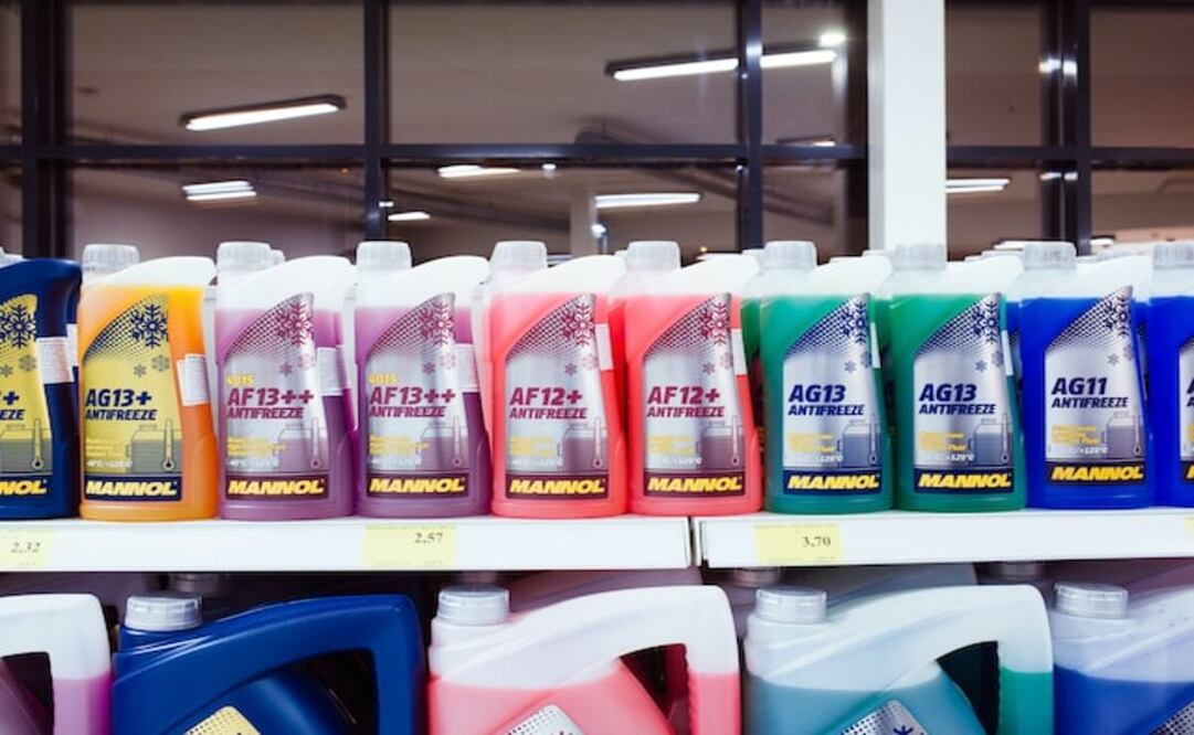 El líquido anticongelante protege al motor y al sistema de enfriamiento. Foto: Unsplash