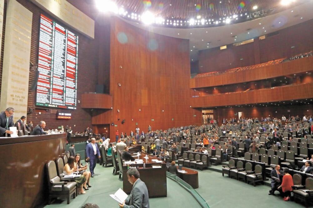 La bancada de Morena en la Cámara de Diputados explicó que lo recaudado por IEPS será destinado a mejorar los servicios en el sector Salud. Foto/ARCHIVO EL UNIVERSAL