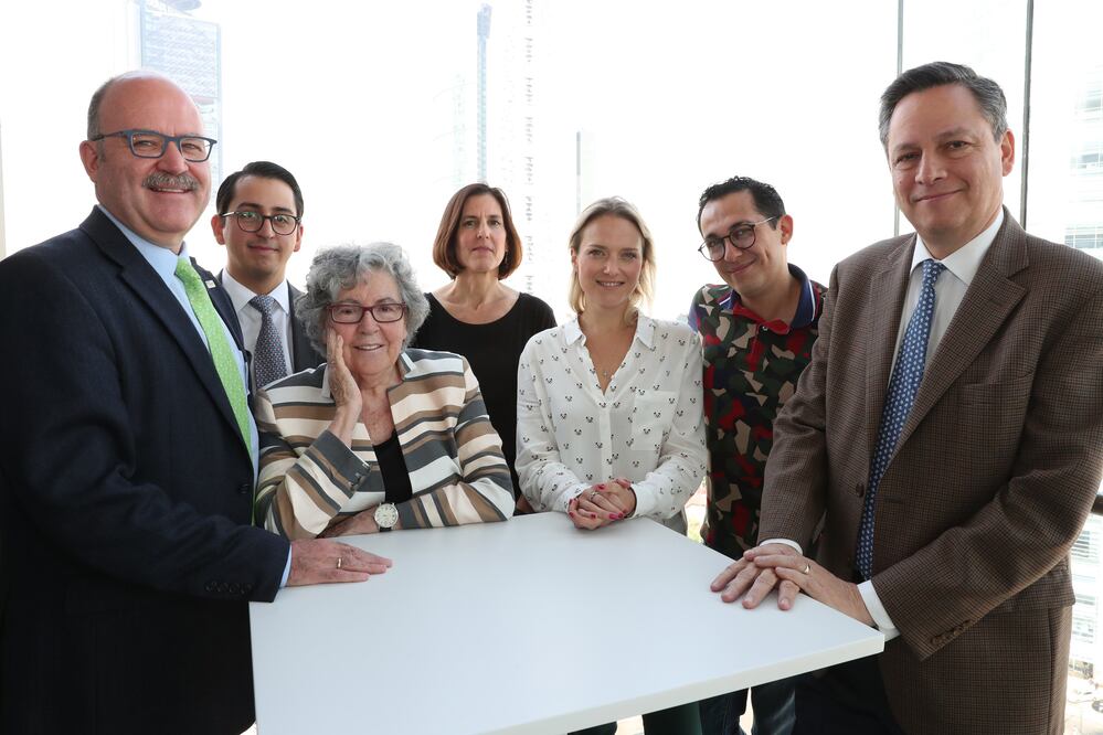 Profesionistas presentaron un amparo colectivo para que se les autorice el uso lúdico de la yerba. Critican que el gobierno gaste más en prohibir el consumo que en políticas contra delitos como homicidio, secuestro y extorsión (ARIEL OJEDA. EL UNIVERSAL)