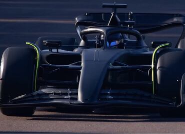 Checo Pérez corre por primera vez con Cadillac en un test en Imola