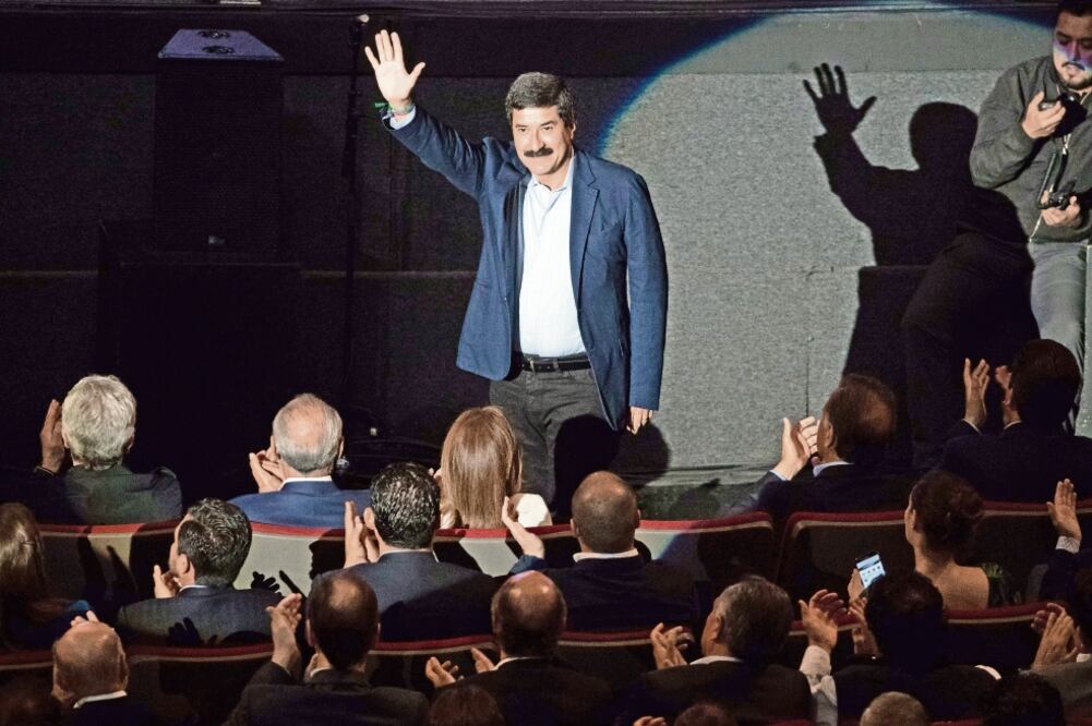 El gobernador de Chihuahua, Javier Corral asiste al evento de Ricardo Anaya, tras supuestas diferencias por plurinominales (GERMÁN ESPINOSA. EL UNIVERSAL)