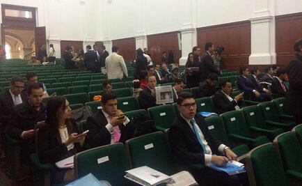 Participantes se alistan para inicio del concurso de oratoria de EL UNIVERSAL