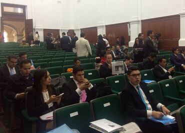 Participantes se alistan para inicio del concurso de oratoria de EL UNIVERSAL