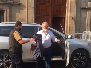 “Ya saben”, responde Encinas a reporteros sobre versión de viaje a Israel para hablar con Tomás Zerón