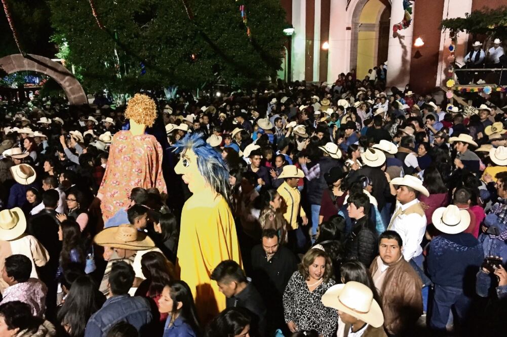 En el poblado realizan cada año el encuentro musical Festival de Huapango Arribeño y de la Cultura de la Sierra Gorda, que une a los viejos maestros del huapango con las nuevas generaciones. (JANET MÉRIDA. EL UNIVERSAL)