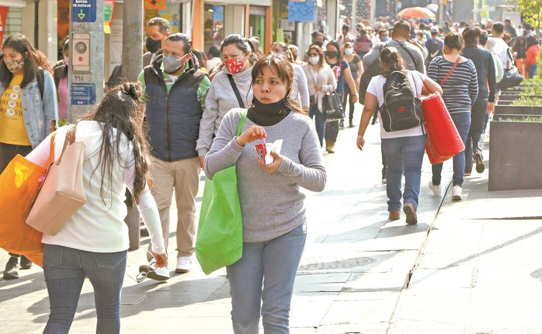 Pese a la advertencia de la jefa de Gobierno, los capitalinos siguen en las calles, sin seguir las medidas sanitarias. Fotos: Carlos Mejía. EL UNIVERSAL