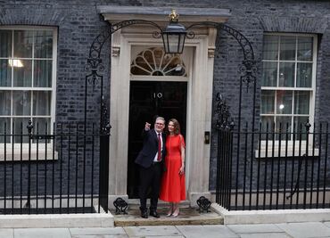 Nuevo primer ministro británico confirma intención de abandonar el plan de expulsar migrantes a Ruanda