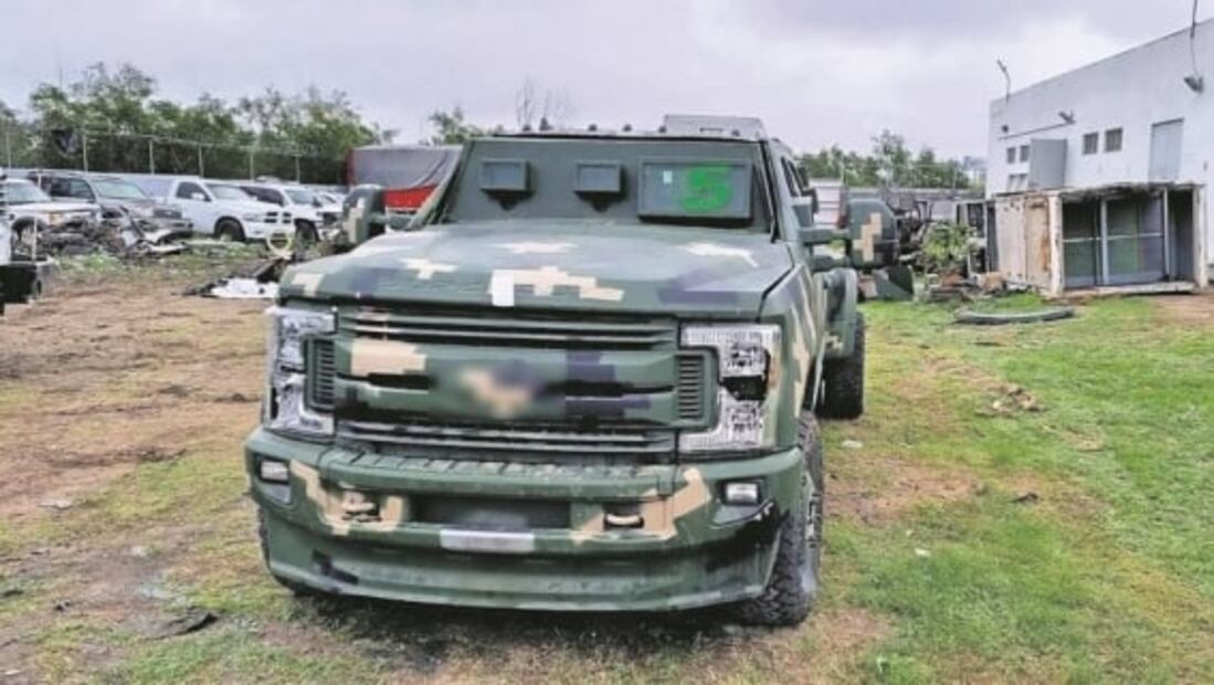 FGR destruye 11 vehículos "monstruo" con blindaje artesanal en Tamaulipas