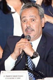 En dos meses, la remoción de Salgado