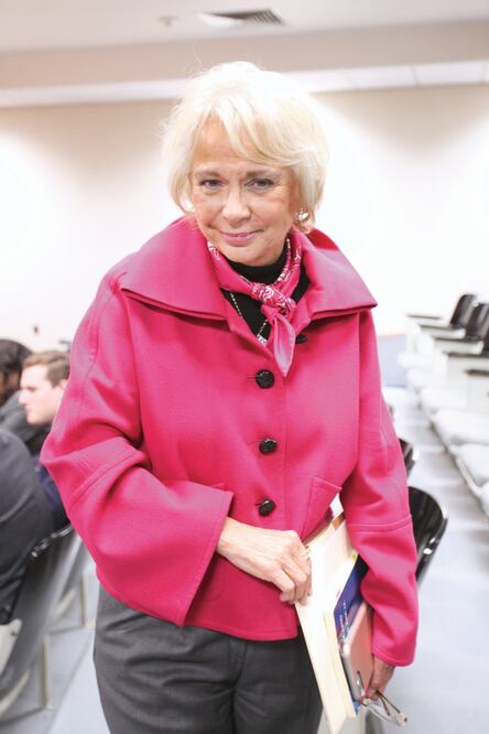 Presentación. La ex ministra Olga Sánchez Cordero presentó el libro Secreto Bancario y Defraudación Fiscal, del autor Ambrosio Michel Higuera. FOTO: IVÁN STEPHENS. EL UNIVERSAL