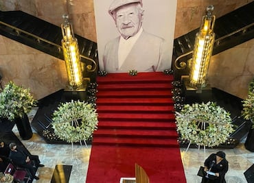 El último aplauso en Bellas Artes a López Tarso