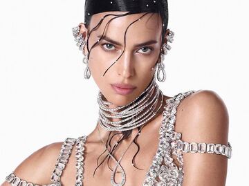 Las joyas de gran tamaño y de tono plata triunfan esta temporada