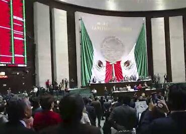 "¡Sí se pudo!", Diputados celebran eliminación de fuero al Presidente