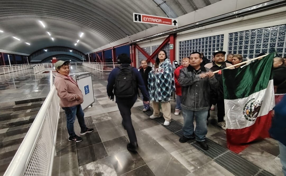 Vecinos de Tultepec protestan por falta de pago de daños y permiten acceso gratuito al AIFA. Foto: Especial