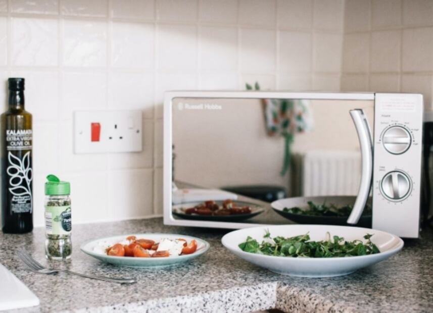 El limón puede ser tu mejor amigo para limpiar tu cocina