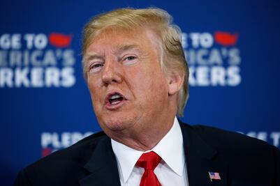 Trump insiste en críticas a exdirector de la CIA, al que le retiró credenciales