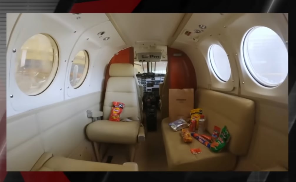 Avión que trasladó a "El Mayo" a EU. Foto: cortesía Pie de Nota