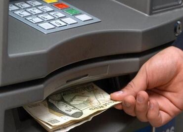 ¿Qué bancos cobran más comisión en cajeros?