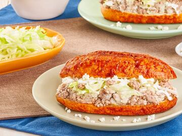 Qué lleva el adobo para los pambazos