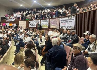 FOTOS Así fue la protesta en el Congreso de Sinaloa; exigen paz y destitución de Rubén Rocha Moya