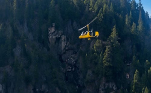 VIDEO: Un helicóptero choca contra cables de un teleférico en Italia; hay 2 personas muertas