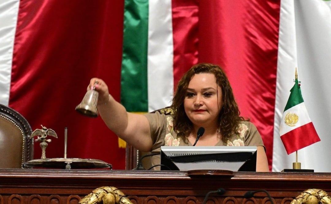 El Congreso de la Ciudad de México aprobó un dictamen para fomentar el uso responsable de celulares en primarias y secundarias. | Foto: Especial.