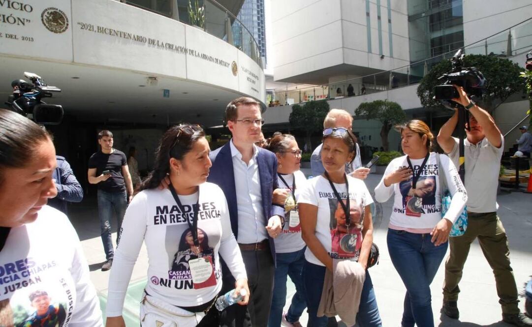 Integrantes del colectivo “Madres en Resistencia” de Chiapas se reunieron por separado con el coordinador del PAN, Ricardo Anaya. Foto: Especial