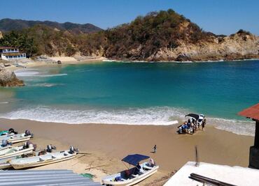 Ramírez Bedolla invita a turistas a visitar playas michoacanas en Semana Santa; "están limpias y listas", asegura