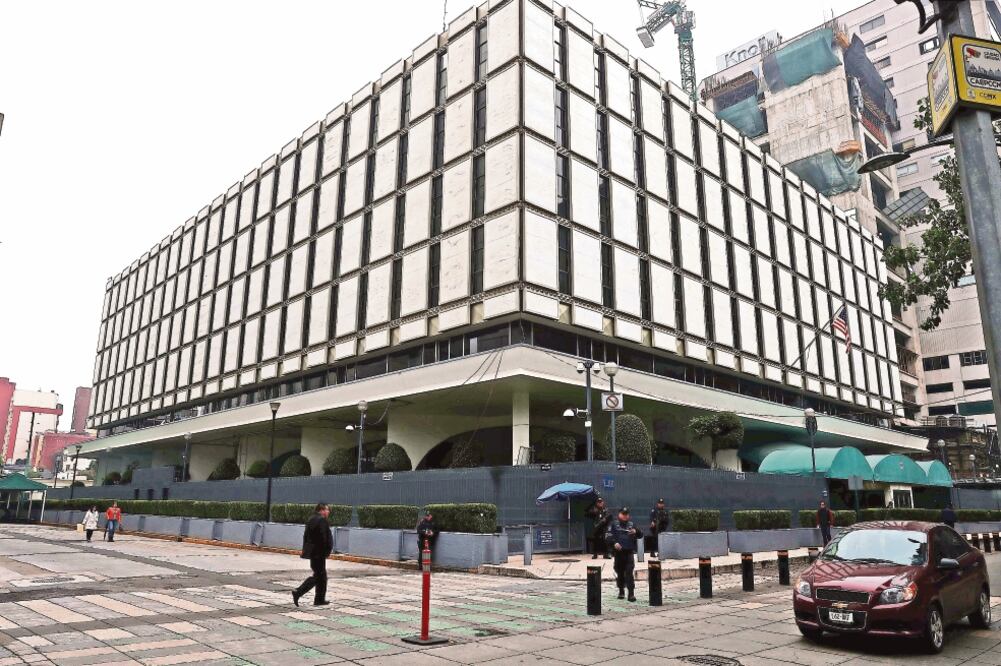 La mayoría de las personas que acuden a solicitar visa de turista a la embajada estadounidense en México dicen que les sorprendió el triunfo del republicano, pero que no temer viajar a ese país (ARIEL OJEDA. EL UNIVERSAL)