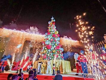 Encienden el  árbol de Navidad en Cuauhtémoc