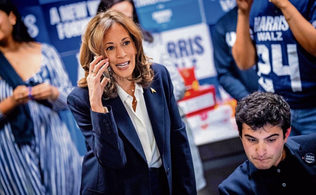 La candidata demócrata Kamala Harris acudió al banco de llamadas en la sede del Comité Nacional Demócrata en Washington, D.C., el día de las elecciones. Foto: Andrew Harnik GETTY IMAGES / AFP